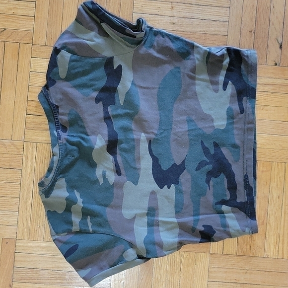 TNA Camouflage Crop Top - Green and Black - Picture 2 of 5